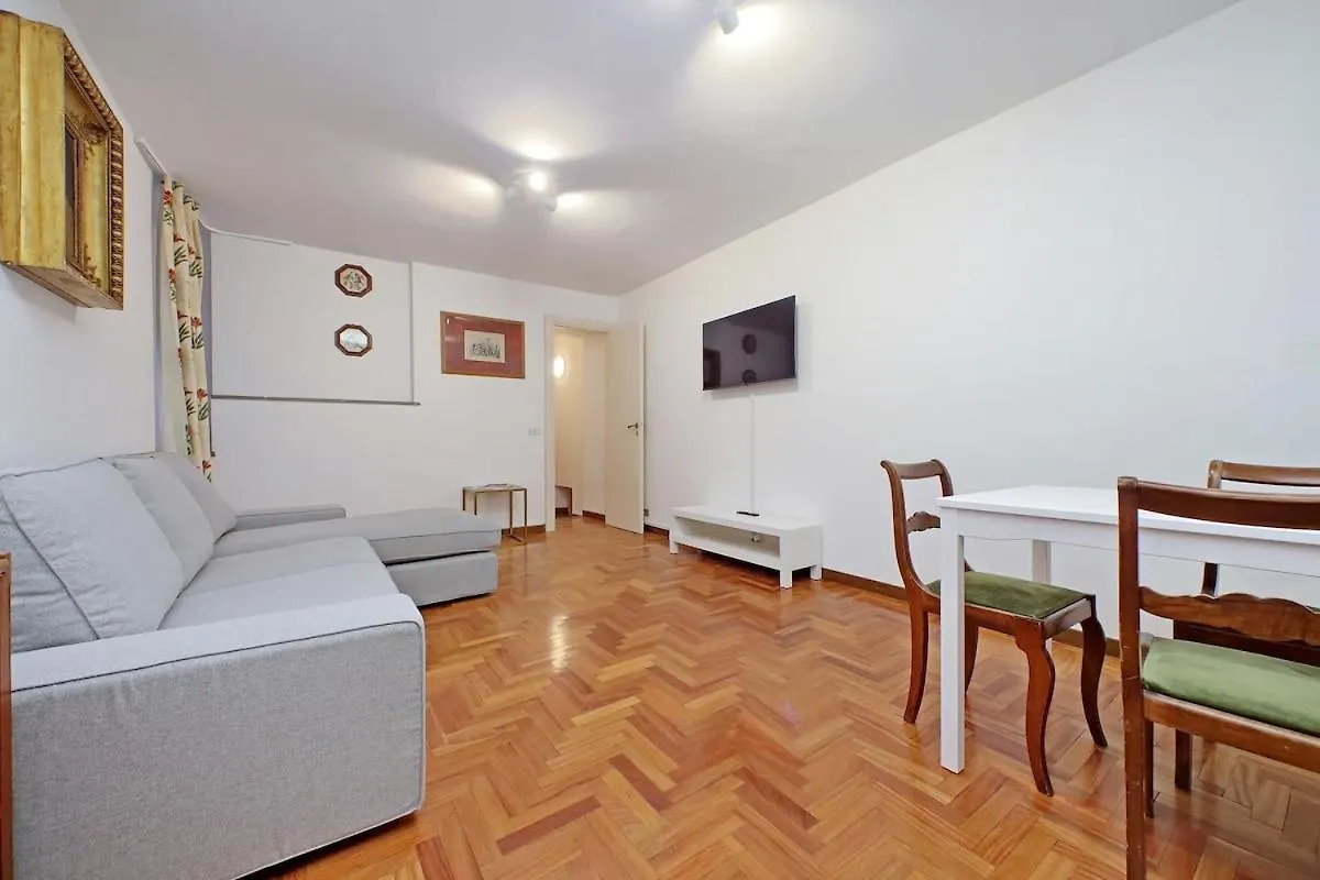 Pantheon Apartment Rondanini ローマ