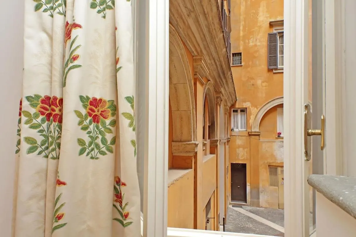 Pantheon Apartment Rondanini Roma 0*,  Italia